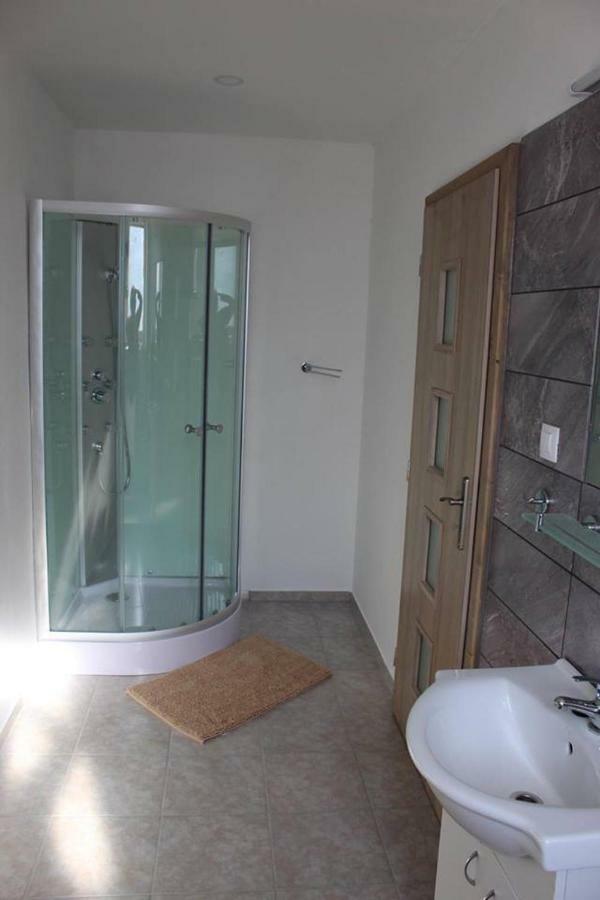 Statek U Krizu Apartment Stare Sedliste Luaran gambar
