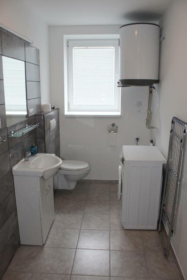 Statek U Krizu Apartment Stare Sedliste Luaran gambar